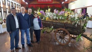 El Intendente De La Ciudad De Hohenau Visitando La Expo Orquideas Que Se Está Realizando ...